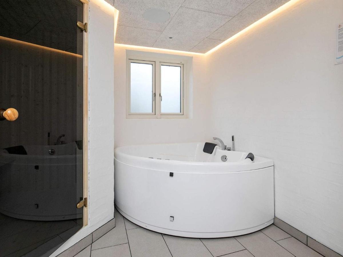 14 Person Holiday Home In L Kken Lokken Exterior photo